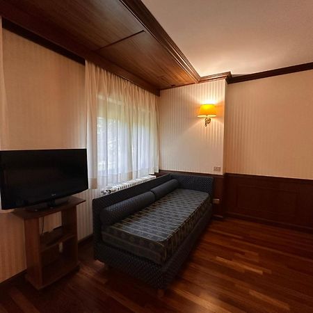 Hotel Corona & Spa ペスカッセーロリ エクステリア 写真