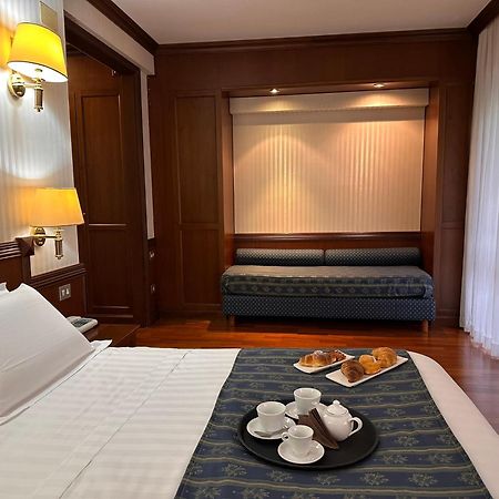 Hotel Corona & Spa ペスカッセーロリ エクステリア 写真