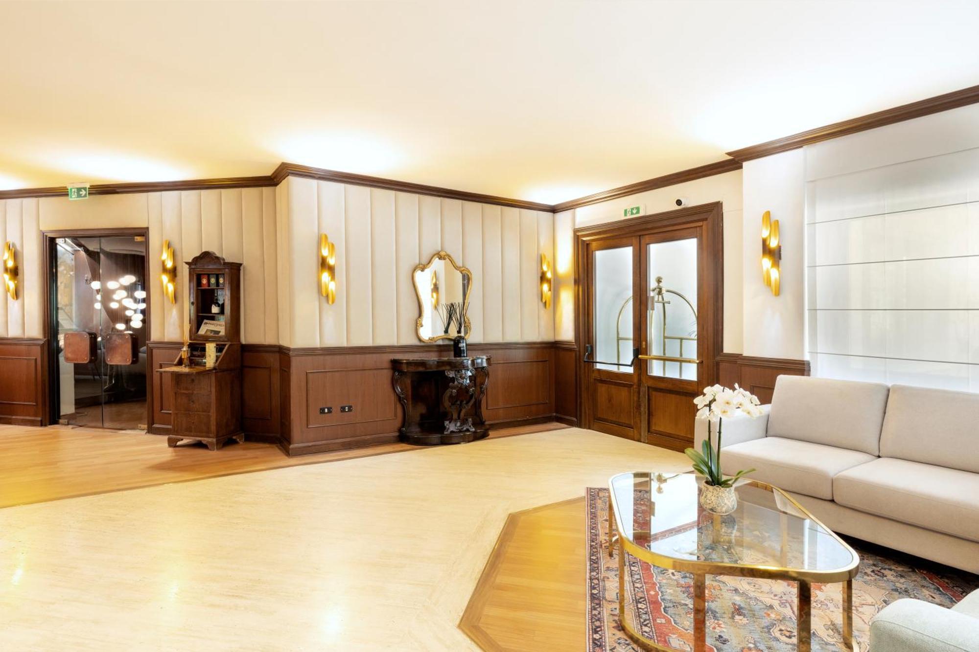 Hotel Corona & Spa ペスカッセーロリ エクステリア 写真