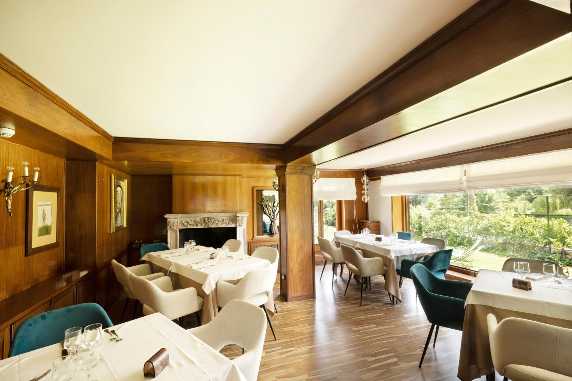 Hotel Corona & Spa ペスカッセーロリ エクステリア 写真